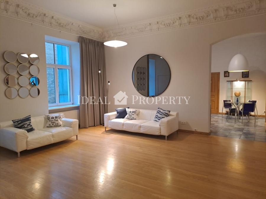 We offer for long term rent apartment in Riga - at Antonijas street.